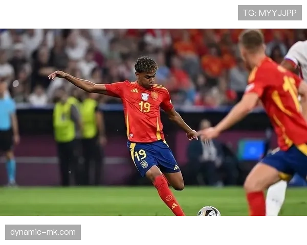 西班牙国家队新黄金一代崛起,年轻天才闪耀赛场引关注 西班牙国家队新黄金一代崛起,年轻天才闪耀赛场引关注