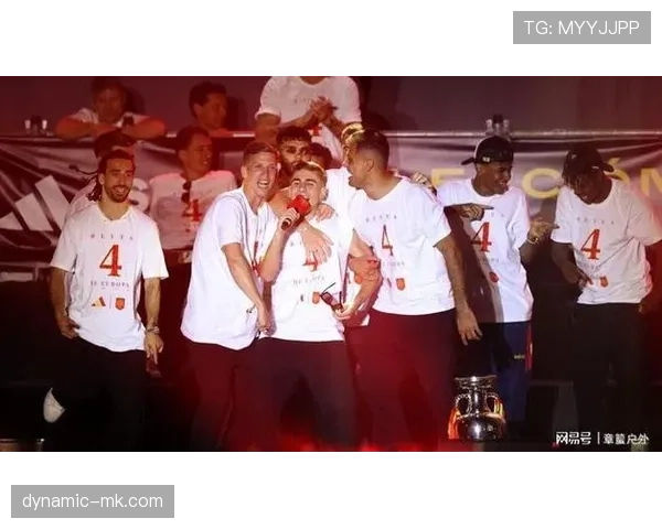 佩德里奥尔莫中场组合本赛季表现稳健,持续提升巴萨中场竞争力 佩德里奥尔莫中场组合本赛季表现稳健,持续提升巴萨中场竞争力